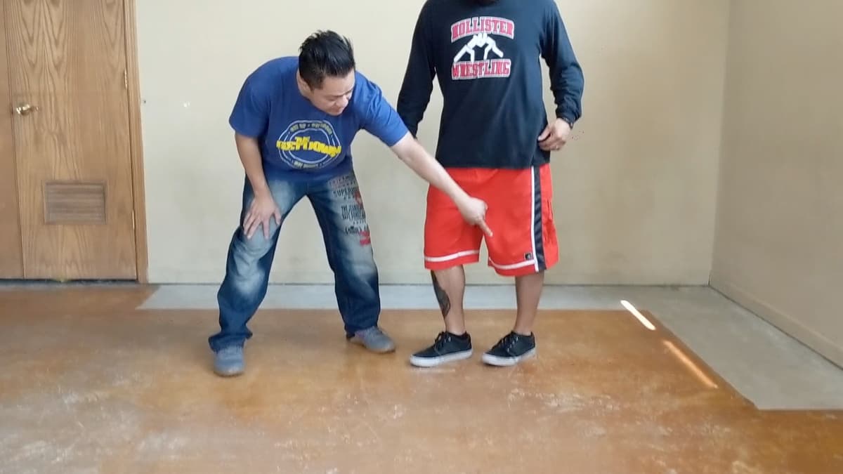 Ceech teaching knee pop footwork Ceech teaching knee pop footwork